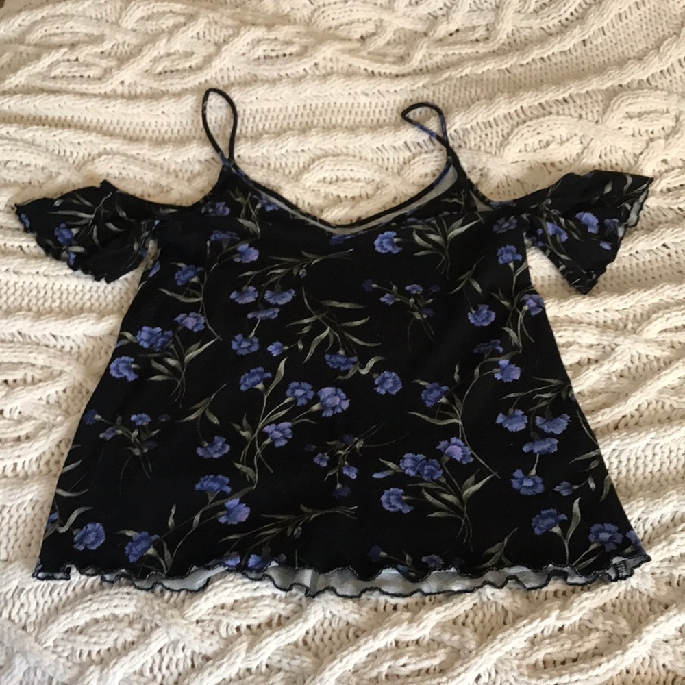 NWOT American Eagle cold shoulder top